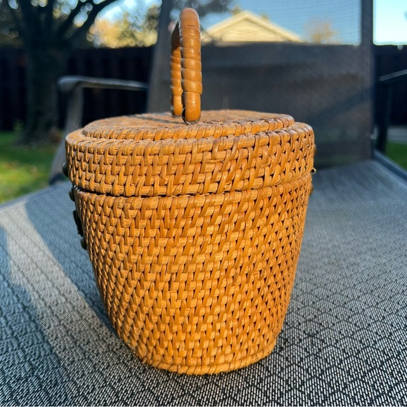 Vintage Basket Bucket Purse. Asian basket with Koi Fish Clasp from 1950’s - Picture 11 of 13